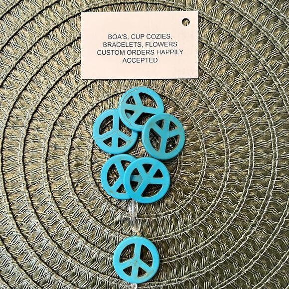 NWT Angela’s Designs handmade peace sign bead bracelet with dangling peace sign - Picture 4 of 6